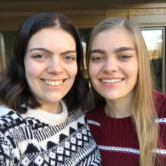 Meet your Posher, Laura! - Picture 4 of 5